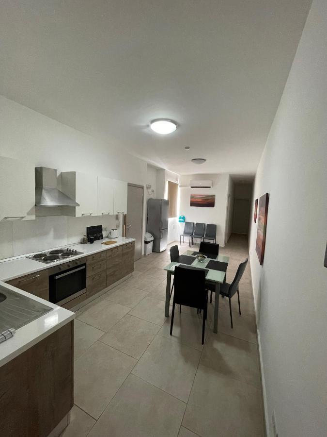 Gzira Central Modern Apartment מראה חיצוני תמונה