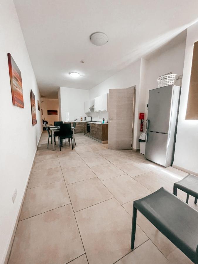 Gzira Central Modern Apartment מראה חיצוני תמונה